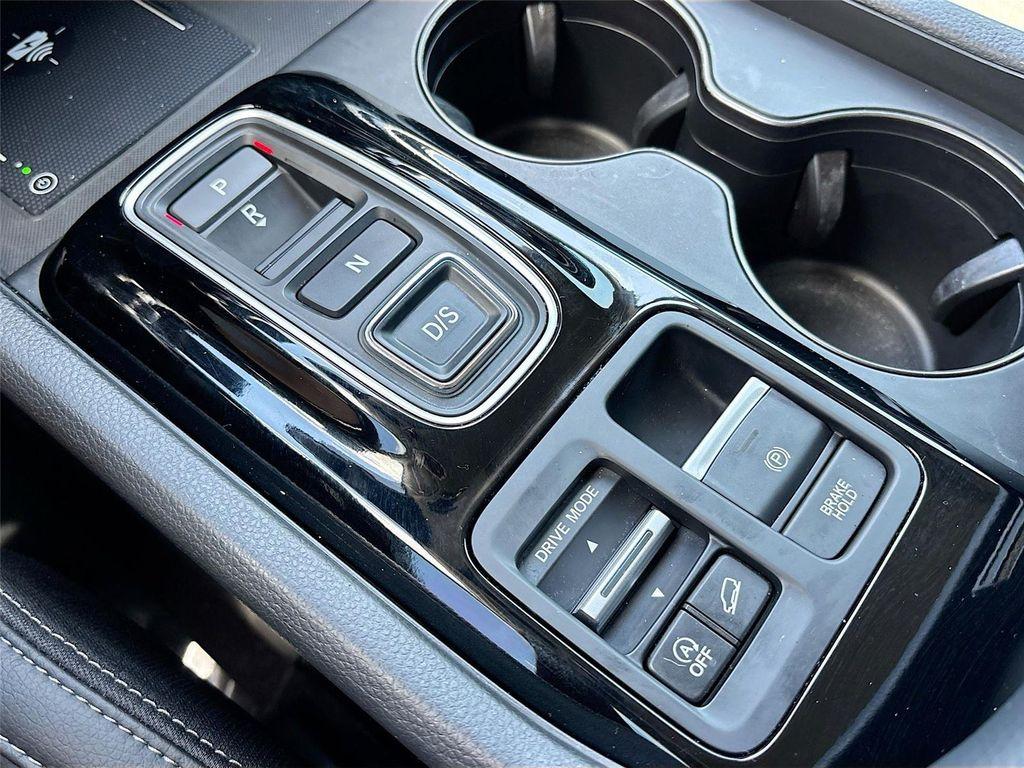 used 2025 Honda Pilot car, priced at $36,997