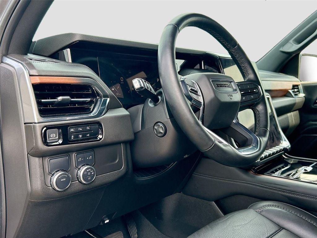 used 2025 GMC Yukon car, priced at $58,997