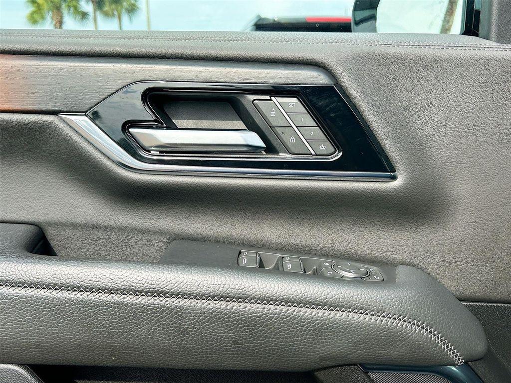 used 2025 GMC Yukon car, priced at $58,997