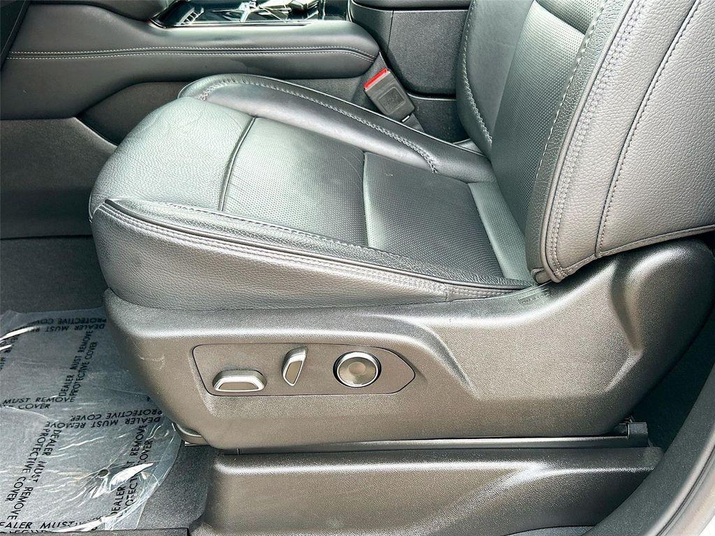 used 2025 GMC Yukon car, priced at $58,997