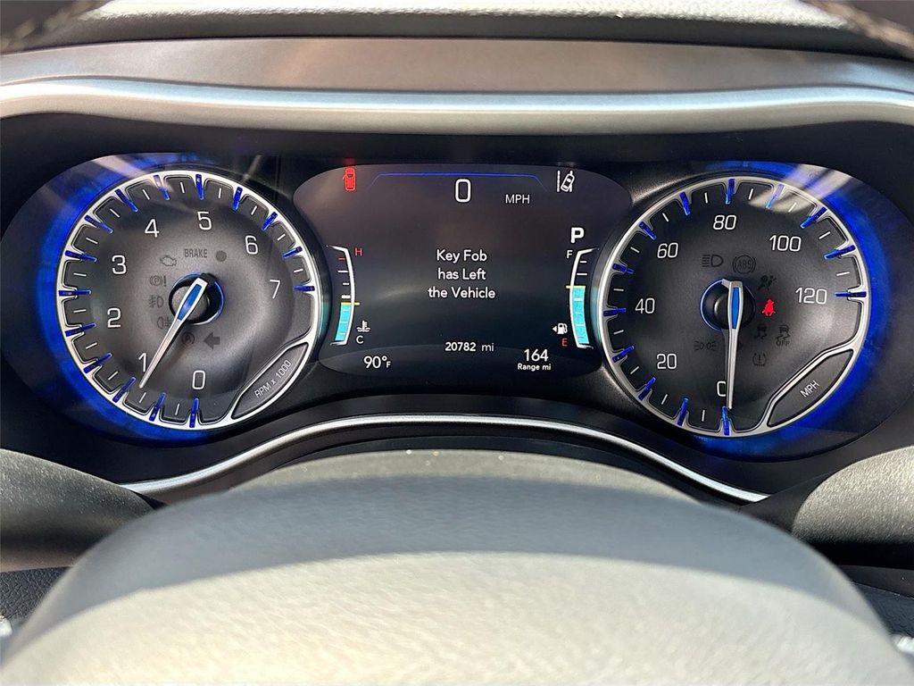 used 2025 Chrysler Pacifica car, priced at $27,997