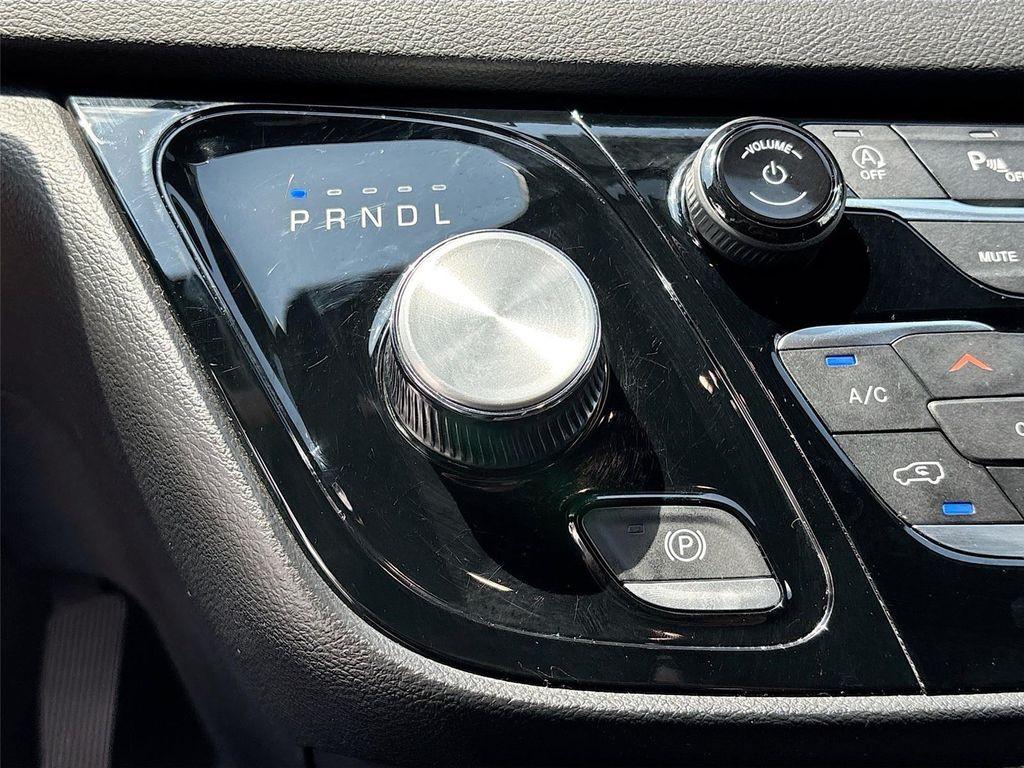 used 2025 Chrysler Pacifica car, priced at $27,997
