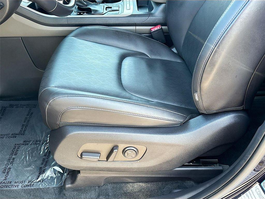 used 2025 Kia Carnival car, priced at $31,494
