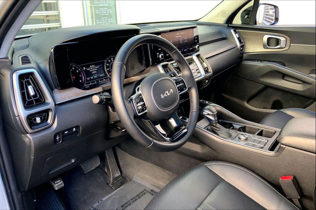 used 2022 Kia Sorento car, priced at $25,658