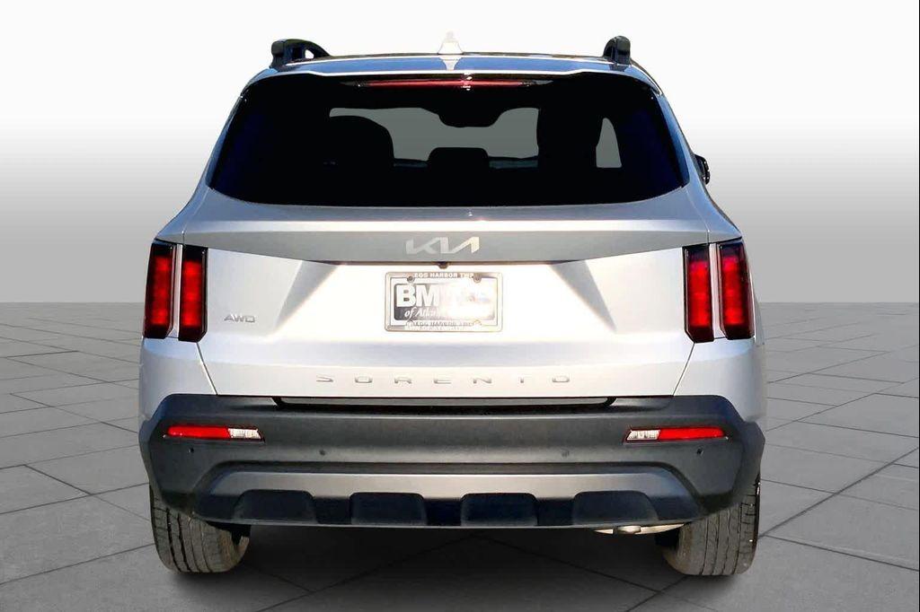 used 2022 Kia Sorento car, priced at $25,658