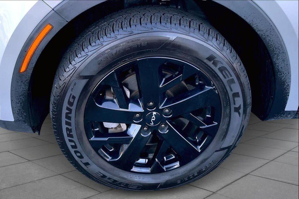 used 2022 Kia Sorento car, priced at $25,658