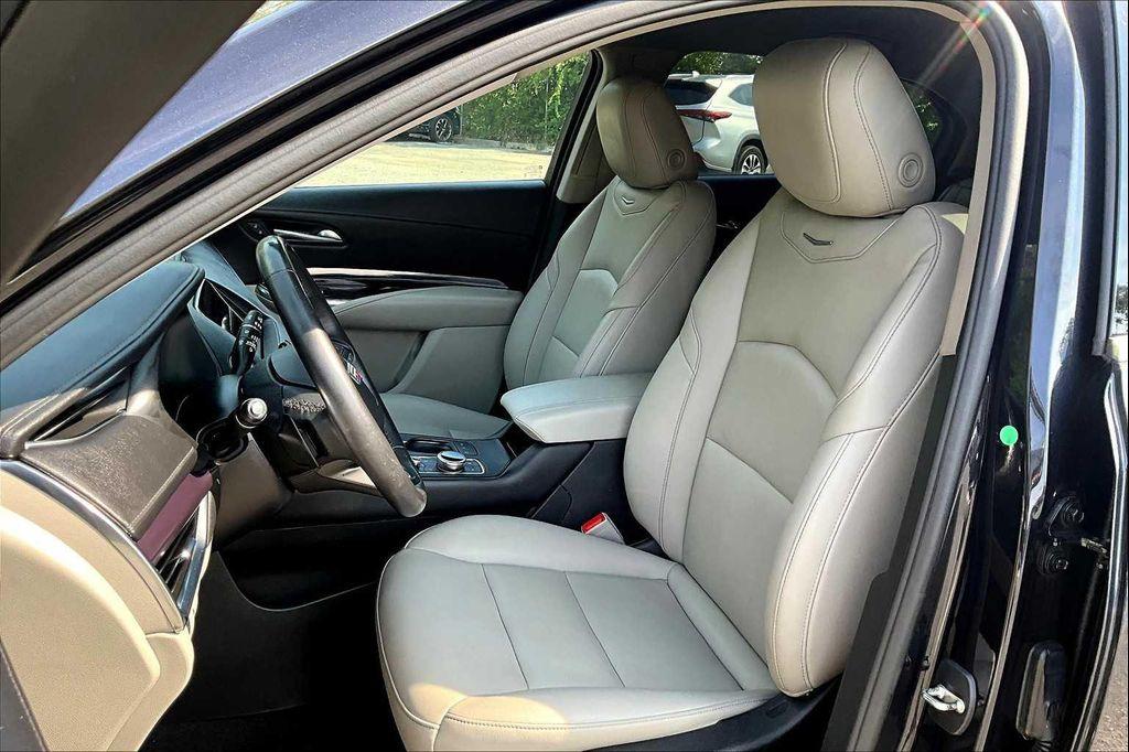 used 2022 Cadillac XT4 car, priced at $27,149