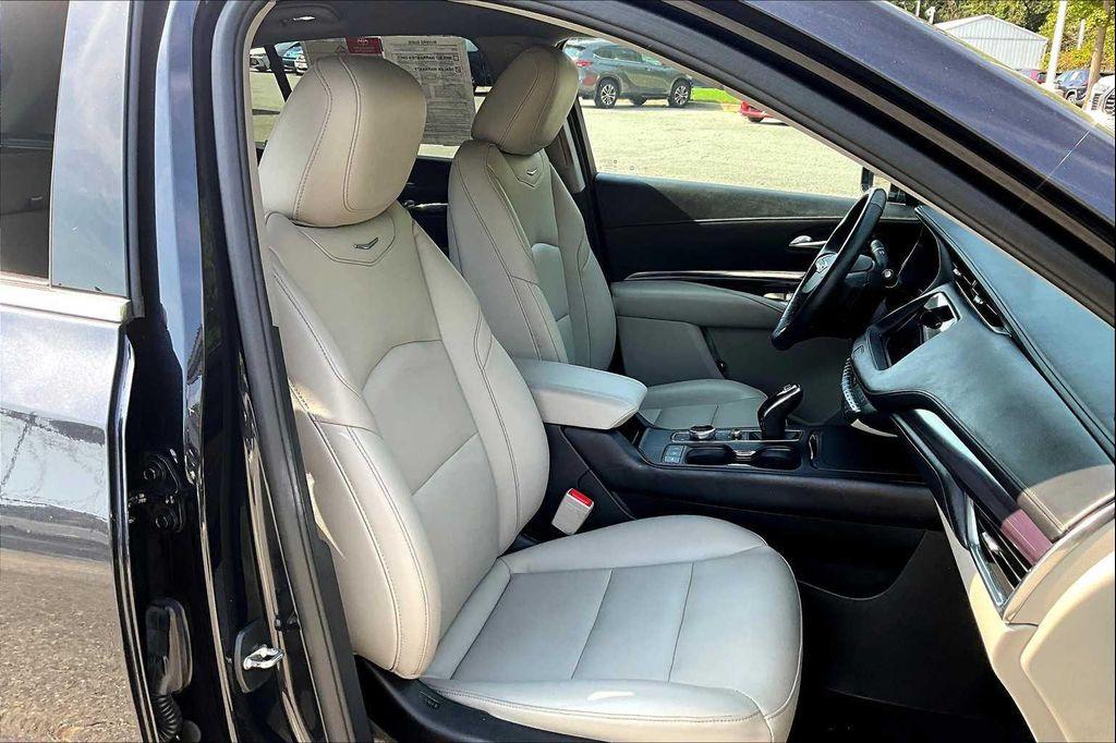 used 2022 Cadillac XT4 car, priced at $27,149