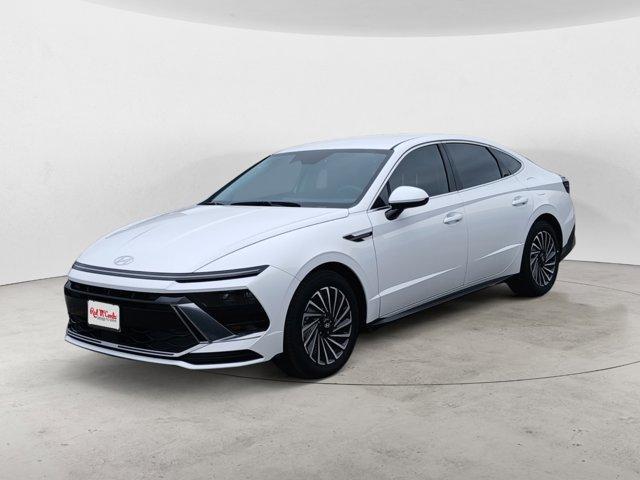 new 2025 Hyundai Sonata Hybrid car, priced at $33,580
