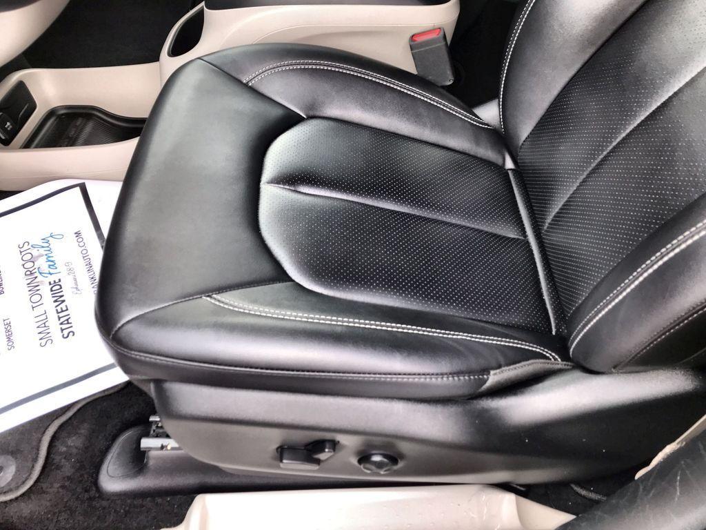 used 2024 Chrysler Pacifica car, priced at $29,493