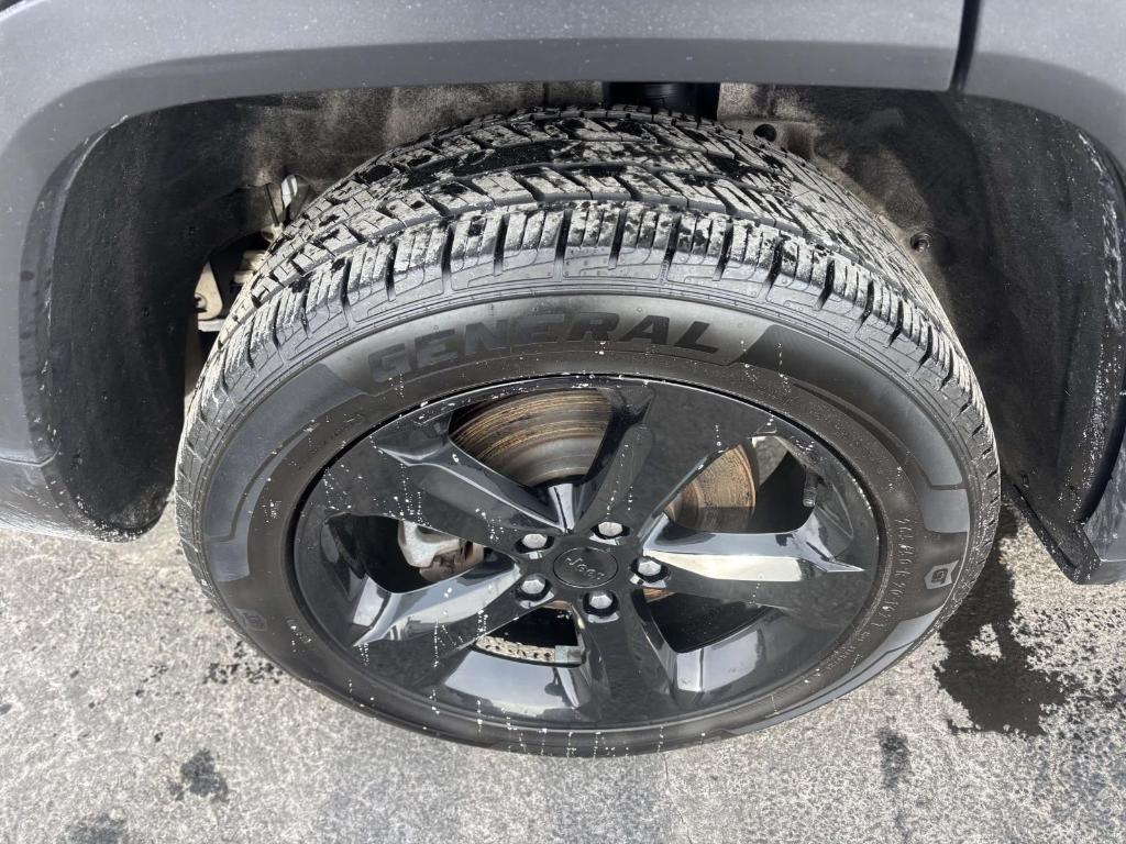 used 2023 Jeep Grand Cherokee L car, priced at $26,900