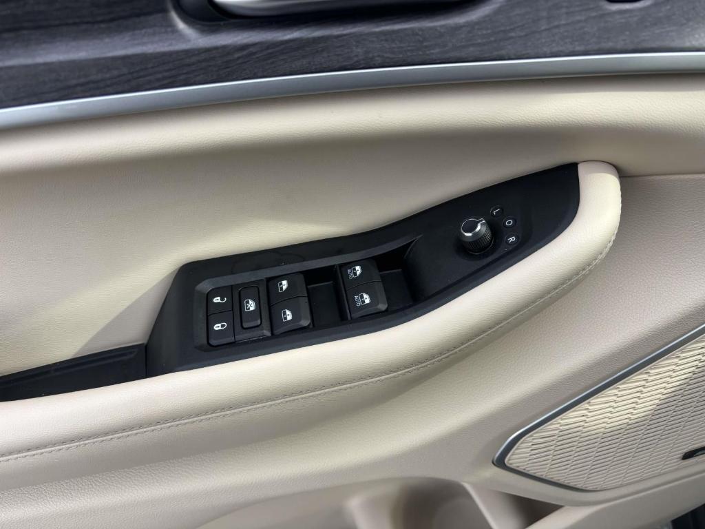 used 2023 Jeep Grand Cherokee L car, priced at $26,900