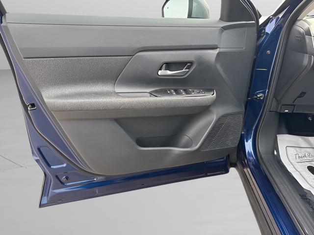 new 2025 Nissan Kicks car, priced at $25,000