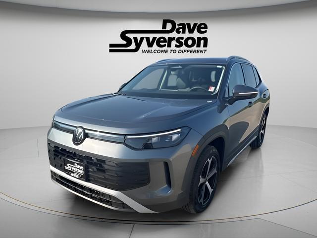 new 2025 Volkswagen Tiguan car, priced at $32,000