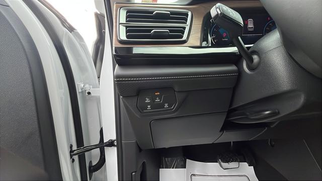 new 2026 Volkswagen Atlas car, priced at $46,500