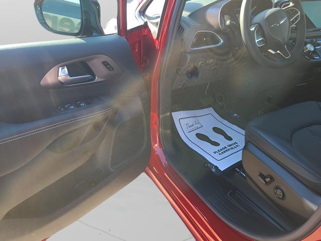 new 2026 Chrysler Pacifica car, priced at $46,500