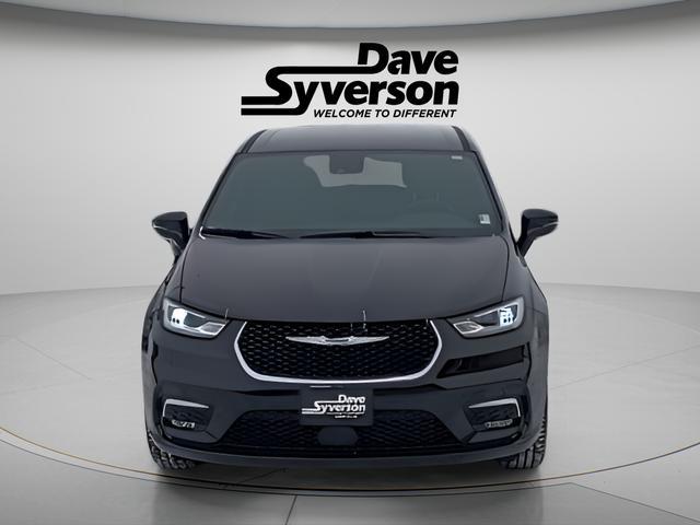 used 2025 Chrysler Pacifica car, priced at $41,799