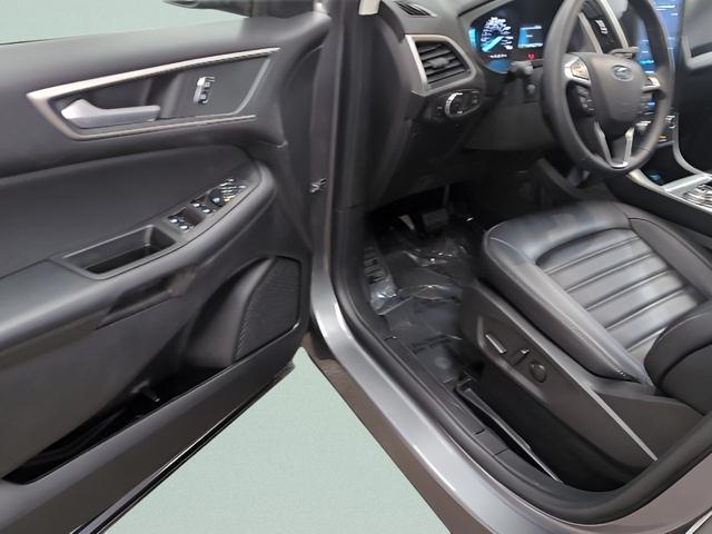 used 2024 Ford Edge car, priced at $34,999