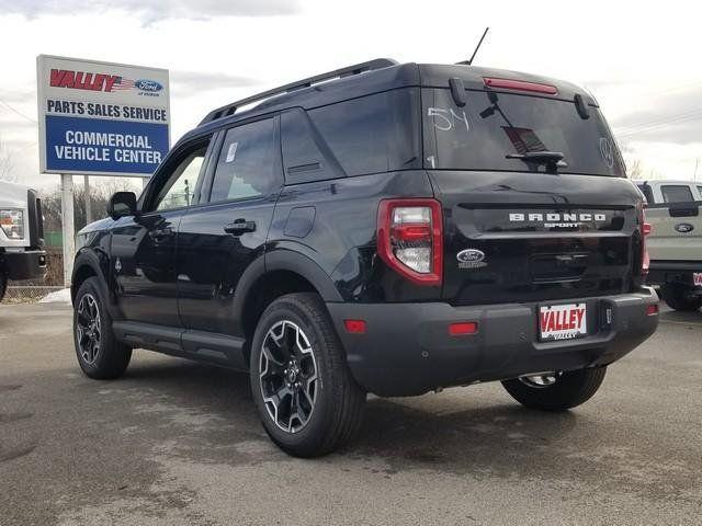 new 2025 Ford Bronco Sport car, priced at $36,009