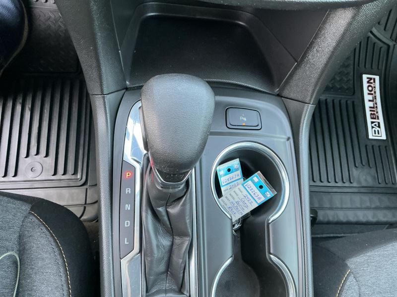 used 2022 Chevrolet Equinox car, priced at $10,995