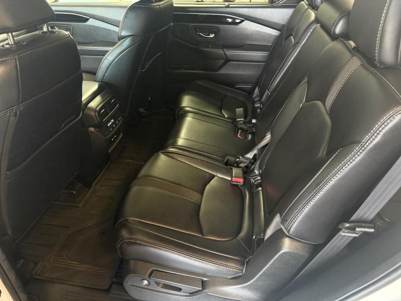 used 2025 Honda Pilot car, priced at $44,999