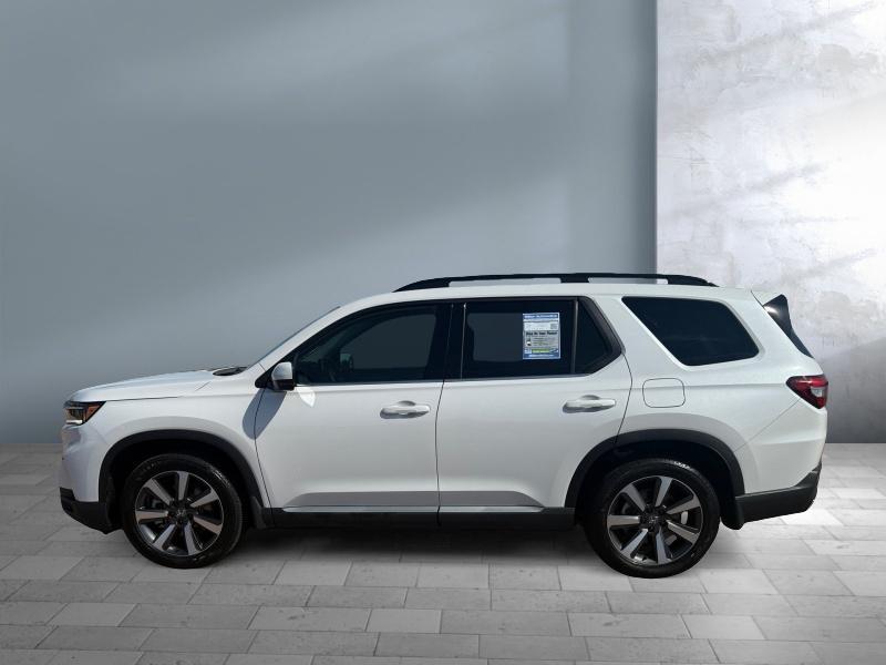 used 2025 Honda Pilot car, priced at $44,999