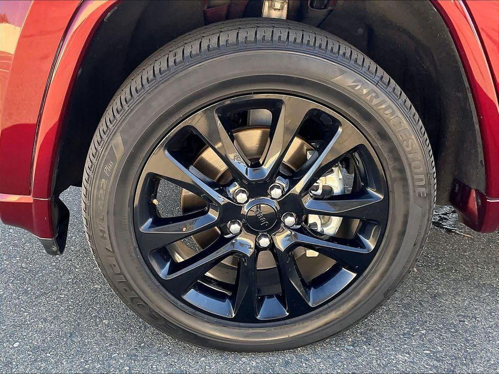 used 2022 Jeep Grand Cherokee car, priced at $25,997