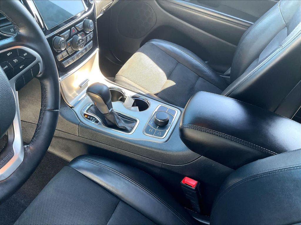 used 2022 Jeep Grand Cherokee car, priced at $25,997