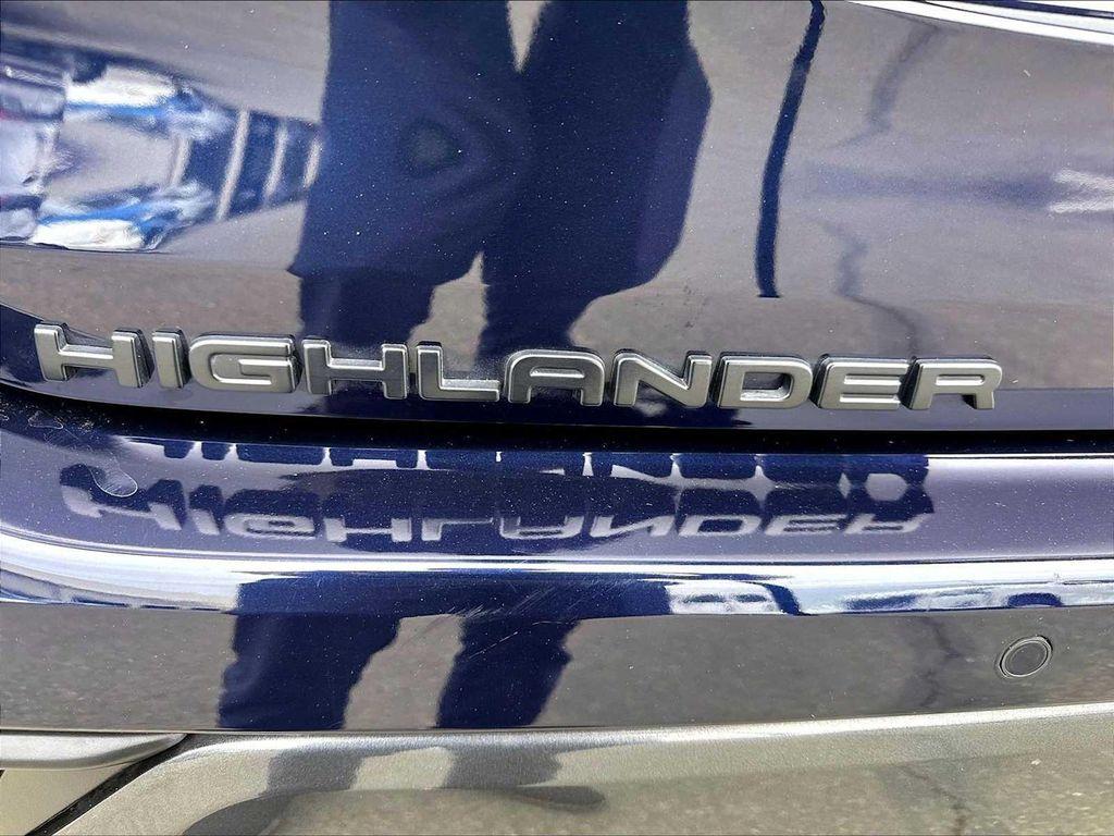 used 2021 Toyota Highlander Hybrid car, priced at $38,792
