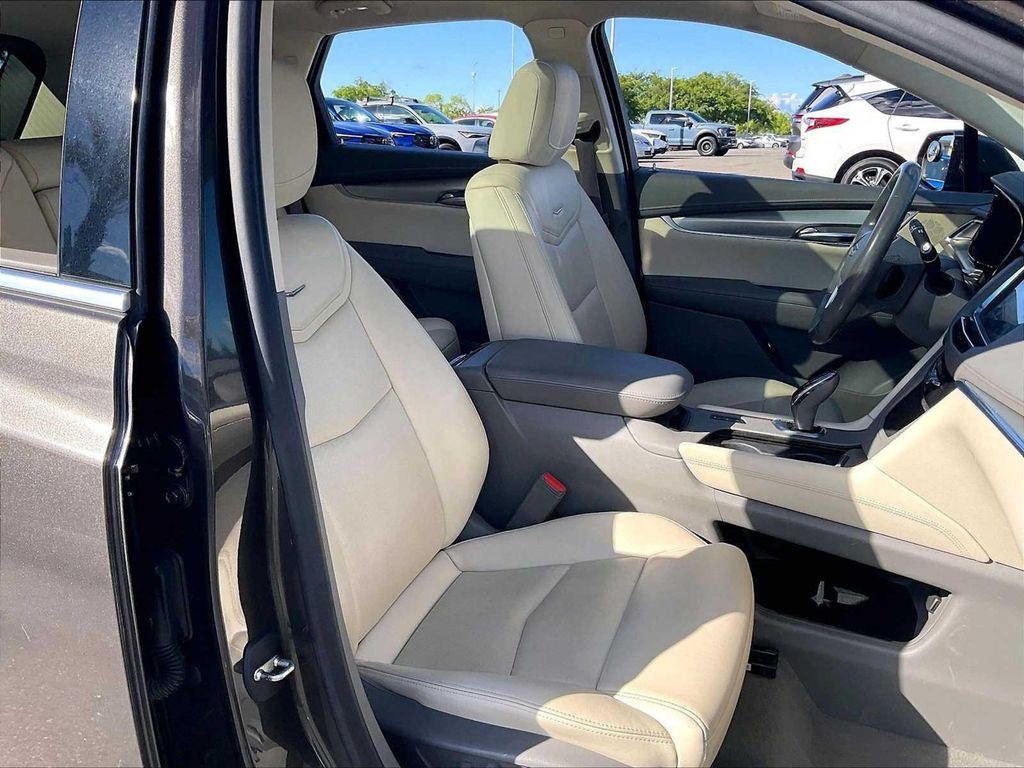 used 2019 Cadillac XT5 car, priced at $17,812