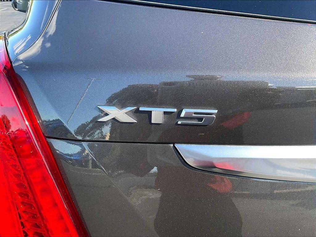 used 2019 Cadillac XT5 car, priced at $17,812