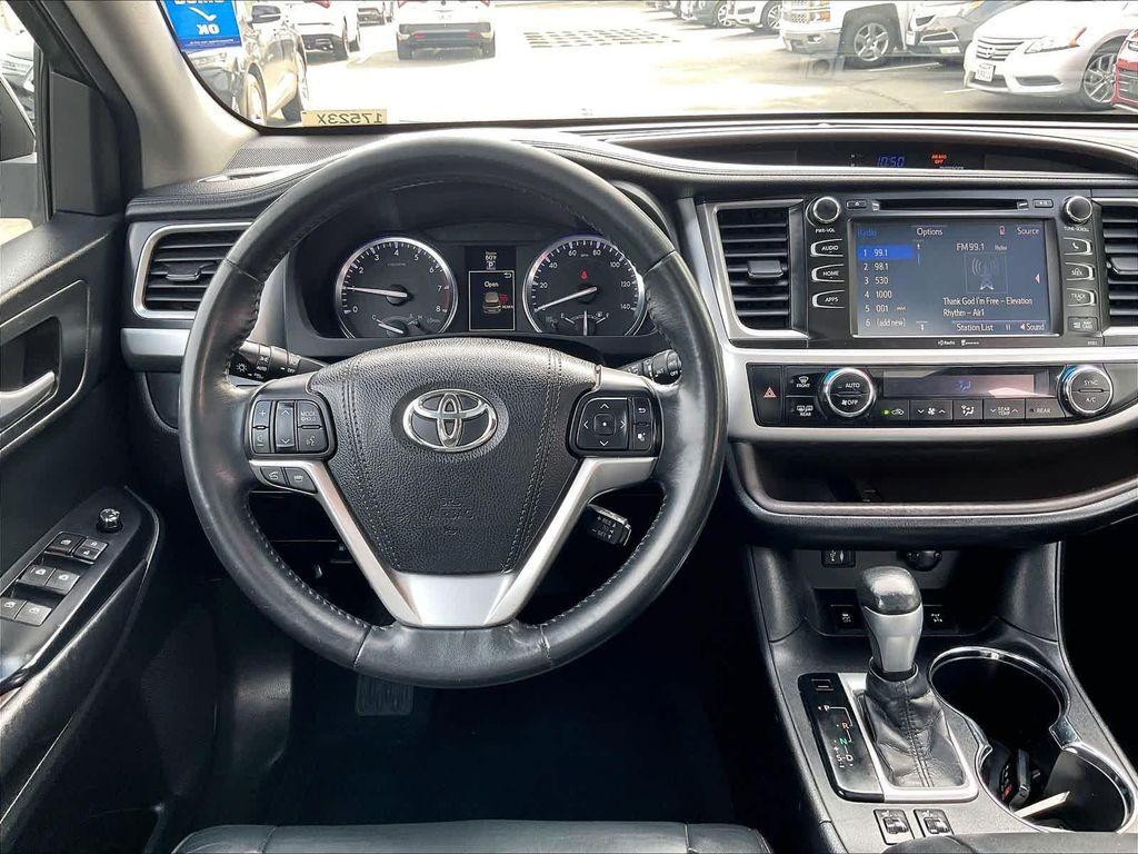 used 2015 Toyota Highlander car, priced at $14,599