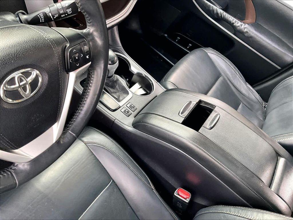 used 2015 Toyota Highlander car, priced at $14,599