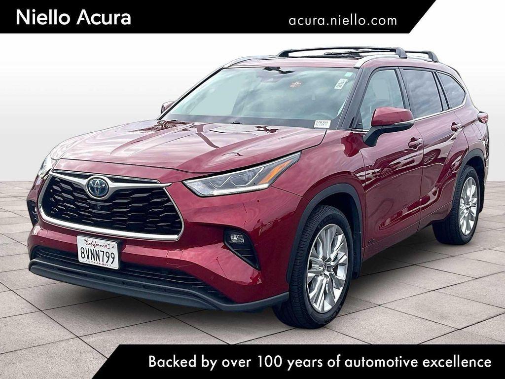 used 2021 Toyota Highlander Hybrid car, priced at $32,995