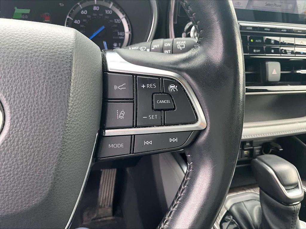 used 2021 Toyota Highlander Hybrid car, priced at $33,988