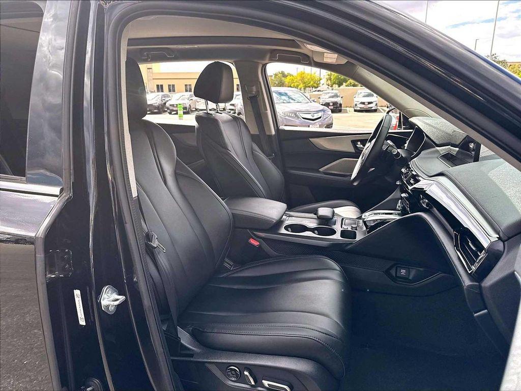 used 2023 Acura MDX car, priced at $39,594