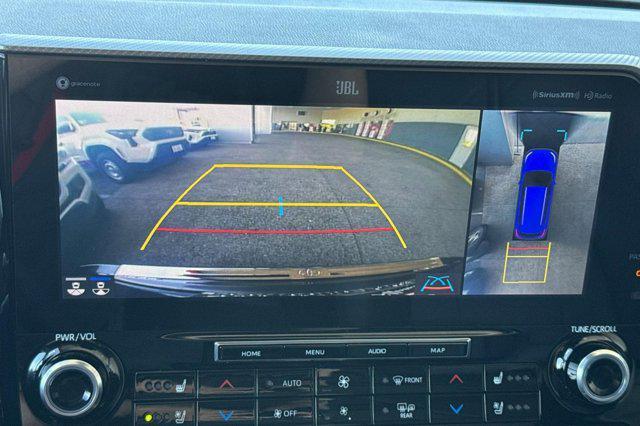 used 2022 Toyota Highlander car, priced at $39,998