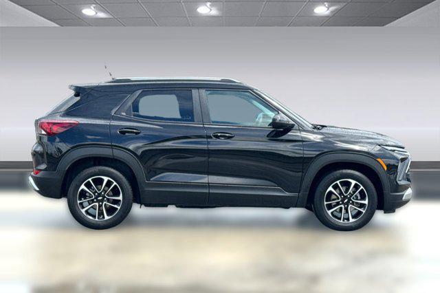 used 2025 Chevrolet TrailBlazer car, priced at $20,996