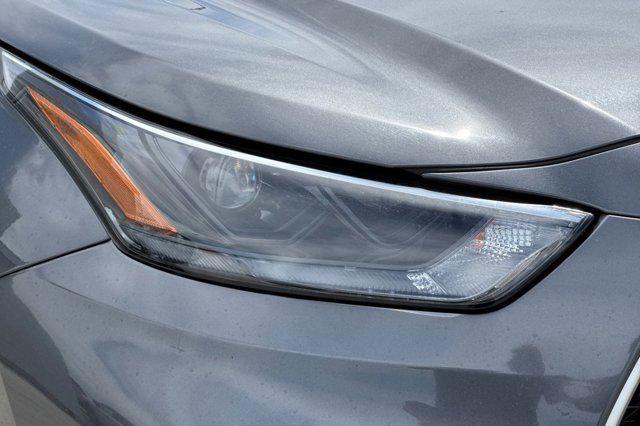 used 2025 Toyota Highlander car, priced at $41,998