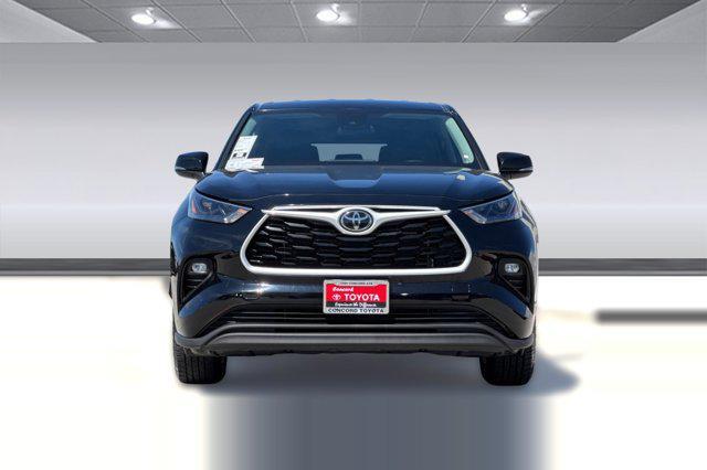 used 2024 Toyota Highlander car, priced at $34,998