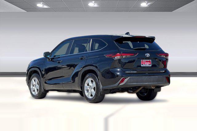 used 2024 Toyota Highlander car, priced at $34,998