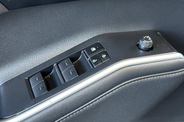 used 2024 Toyota Highlander car, priced at $34,998
