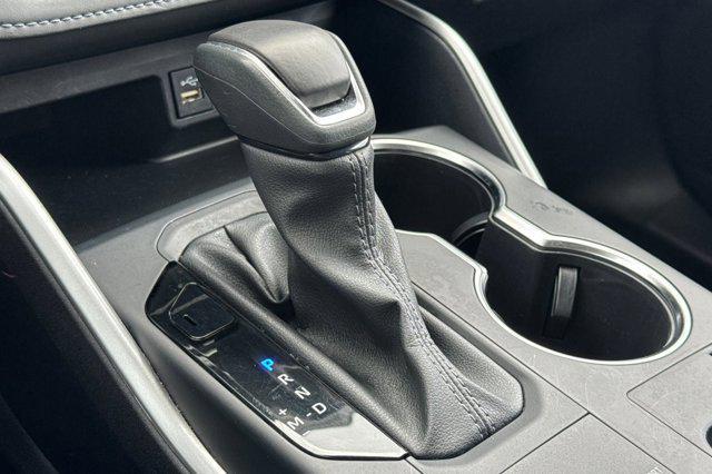 used 2025 Toyota Highlander car, priced at $39,998