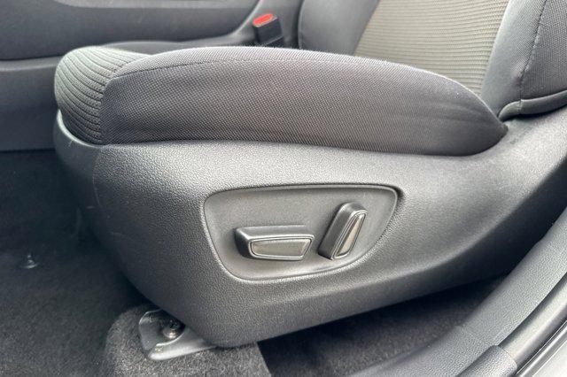 used 2025 Toyota Highlander car, priced at $39,998