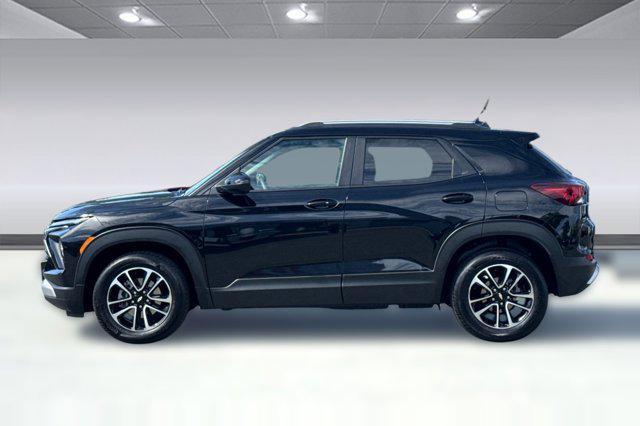 used 2025 Chevrolet TrailBlazer car, priced at $22,996