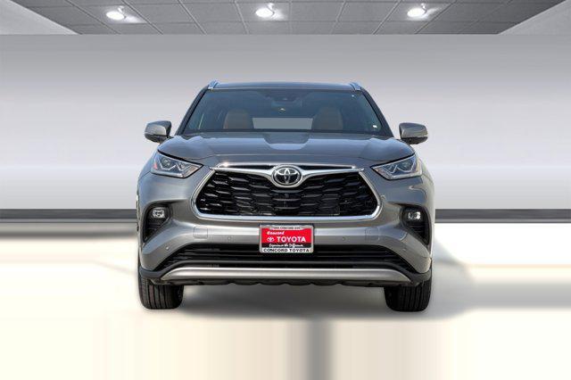 new 2026 Toyota Highlander Hybrid car, priced at $55,928