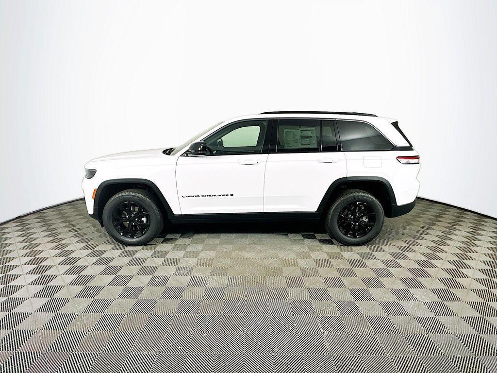 new 2026 Jeep Grand Cherokee car, priced at $45,475