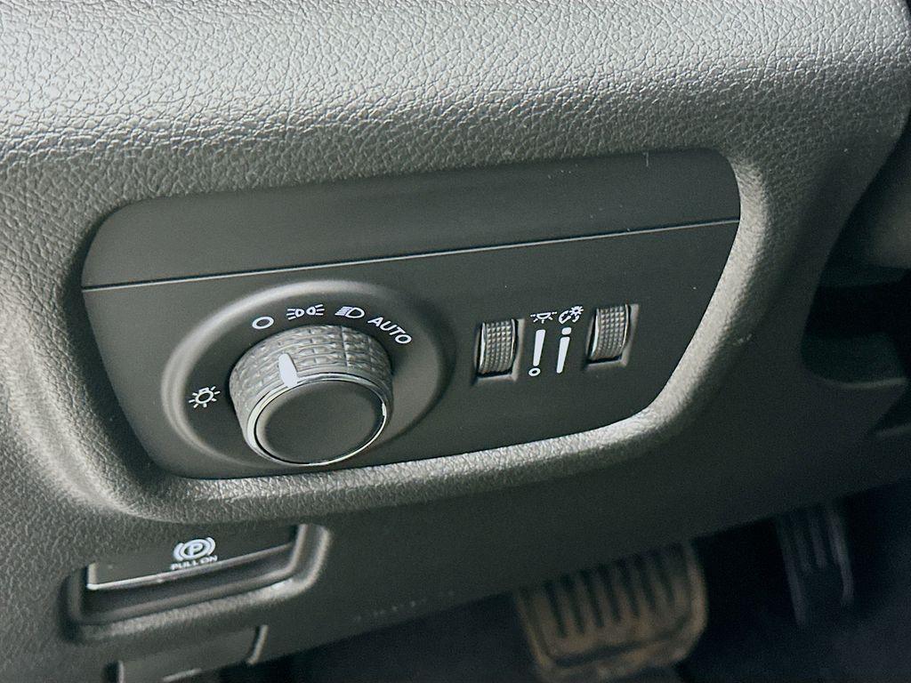 new 2026 Jeep Grand Cherokee car, priced at $45,475
