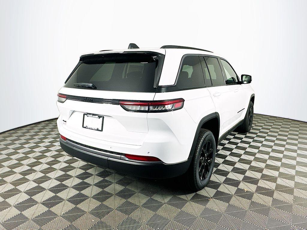 new 2026 Jeep Grand Cherokee car, priced at $45,475