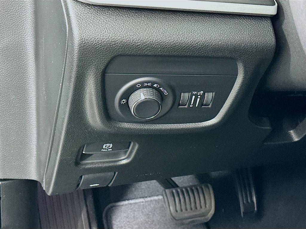 new 2025 Jeep Grand Cherokee car, priced at $43,630